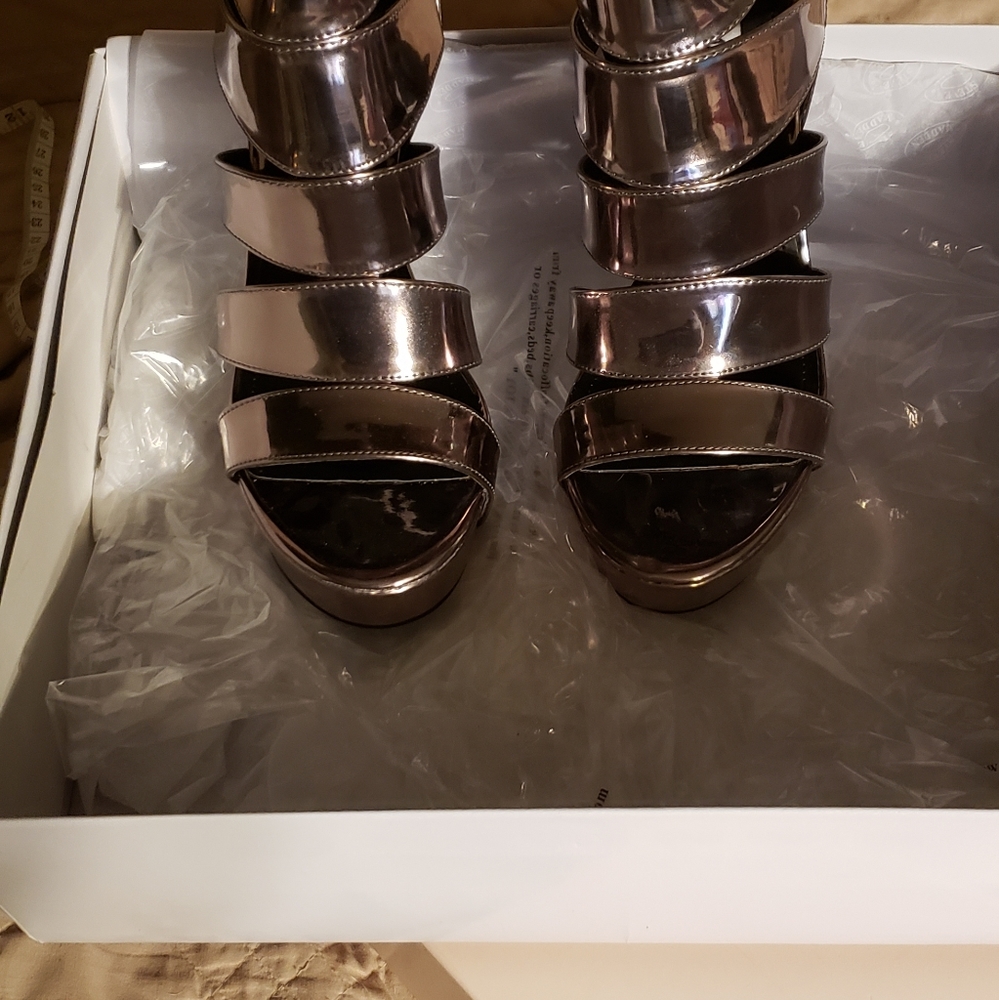 Platform Shoe - image 3